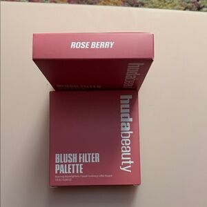 HUDA BEAUTY Rose Berry Blush Filter Palette
